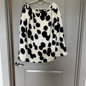 Cream and black Polka dot pleated skirt 29”Length. Side zip.